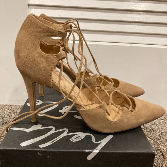 Banana Republic - Dakota Brown Suede Laced Up Pumps - Women Size 9 - Pre Owned - Picture 1 of 4